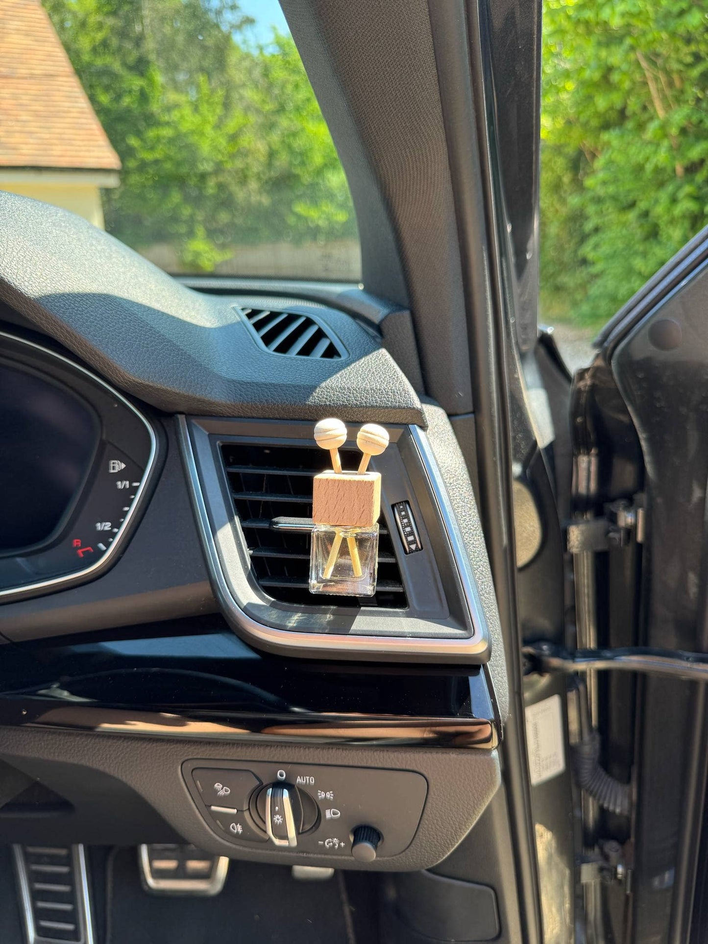 Sandalwood & Amber Car Diffuser