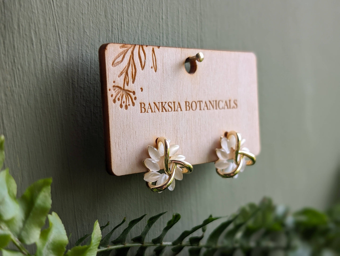 Gold Cat's Eye Pinwheel Stud Earrings