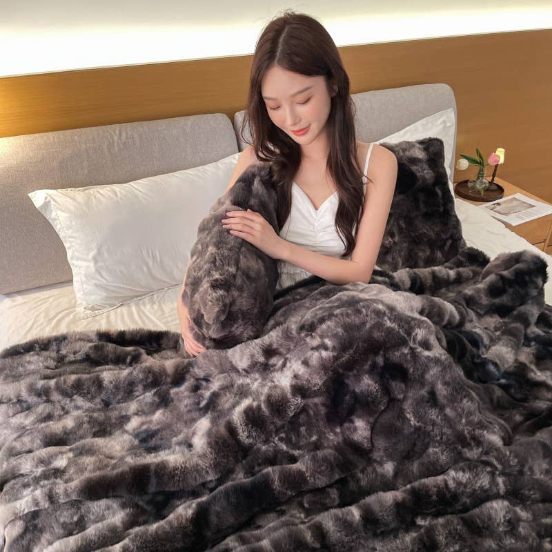 Cosy Faux Fur Sofa Chair Throw Blanket (130cm*160cm) BLK019: Black Mix