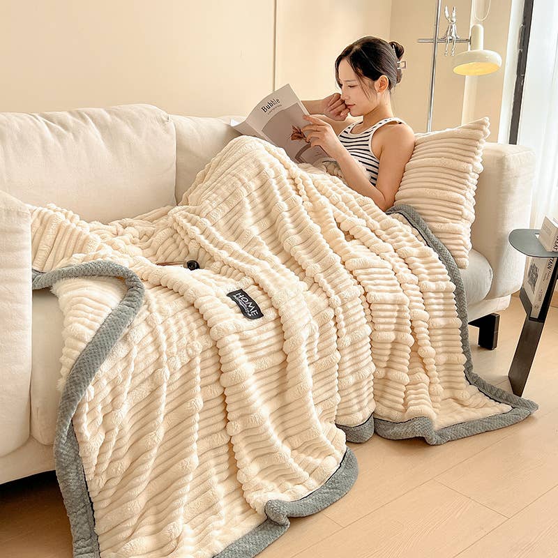 Luxury Ribbed Faux Fur Throw Blanket (180cm*200cm): Cream
