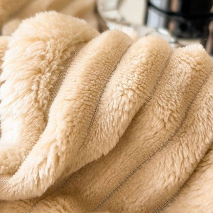 Luxury Ribbed Faux Fur Throw Blanket (180cm*200cm): Cream