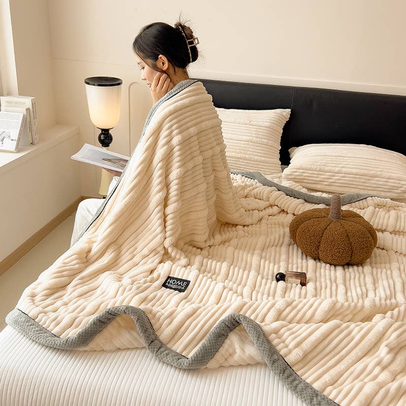 Luxury Ribbed Faux Fur Throw Blanket (180cm*200cm): Cream