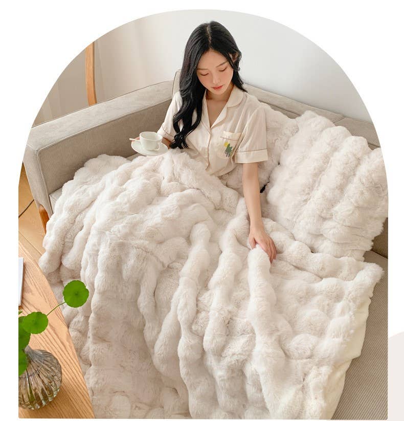 Plush Luxurious Faux Fur Throw Blankets (100*160cm) : Taupe