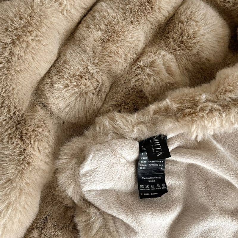 Plush Luxurious Faux Fur Throw Blankets (100*160cm) : Taupe