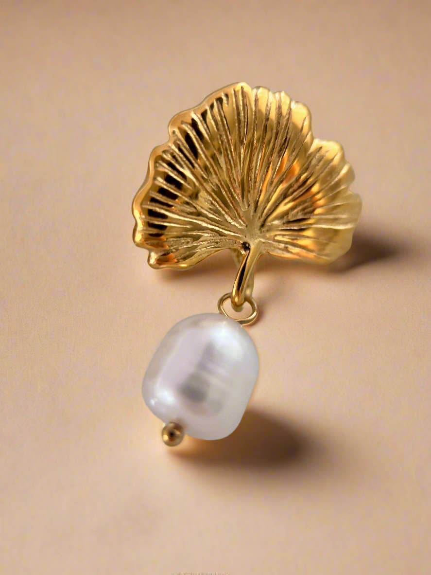 Leaf & Pearl Drop Earrings – 18k Gold Plated Waterproof